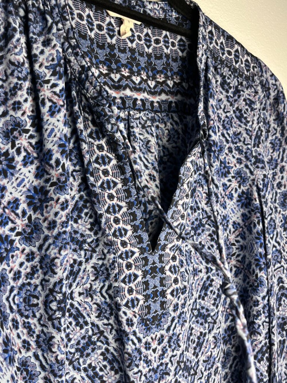 Rebecca Taylor Silk Top in Navy Boho, Size 8 - Picture 6 of 10
